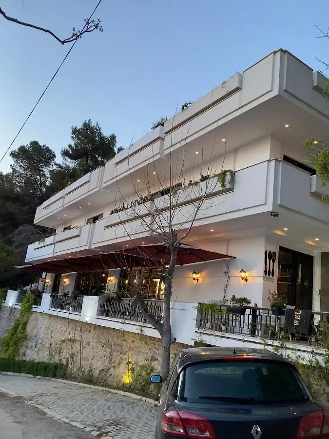 Villa D Hotel-Restaurant-Private Beach Durres Hotel